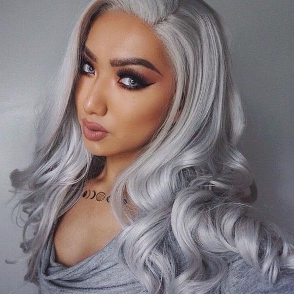 - 💕 SILVER 24”LACEFRONT FESTIVAL BODY WAVE WIG